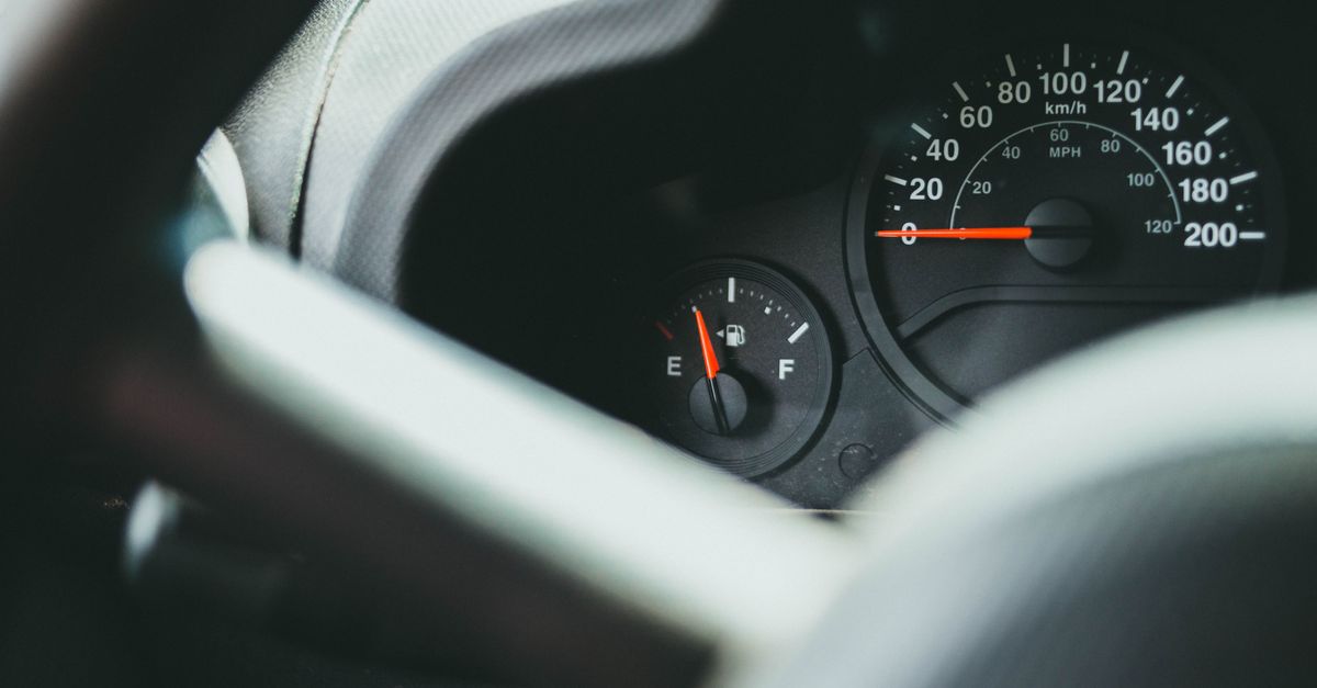 Dashboard with run metrics and state locks